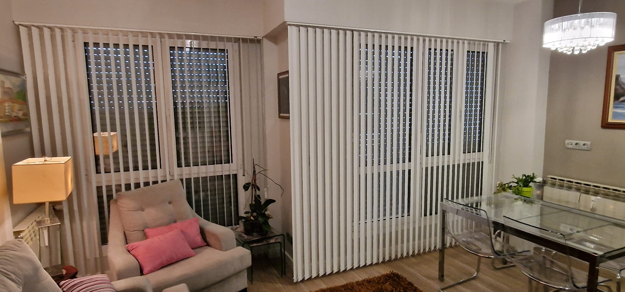 Terraza con cortinas técnicas